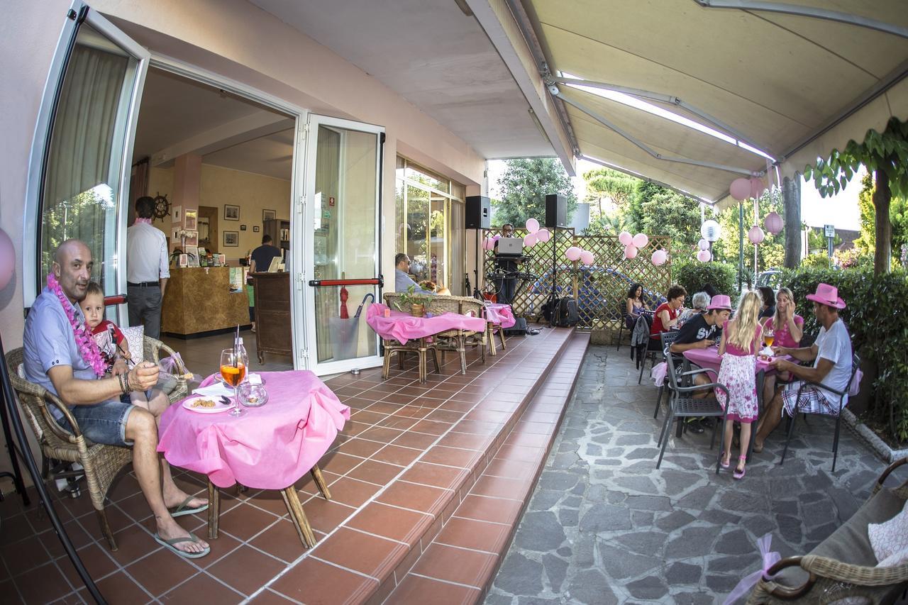 Hotel Ninfea Cervia Exterior photo