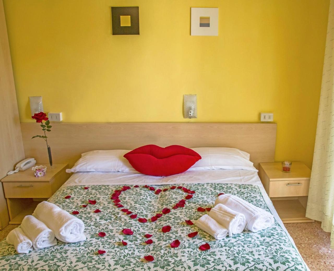 Hotel Ninfea Cervia Exterior photo